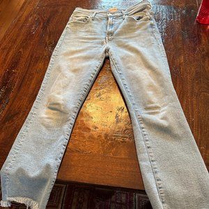 MOTHER Insider Crop Step Fray, Like New! Size 28.
